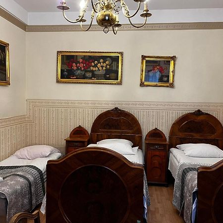Vavelsky Apartments - Old Town Cracovie Extérieur photo