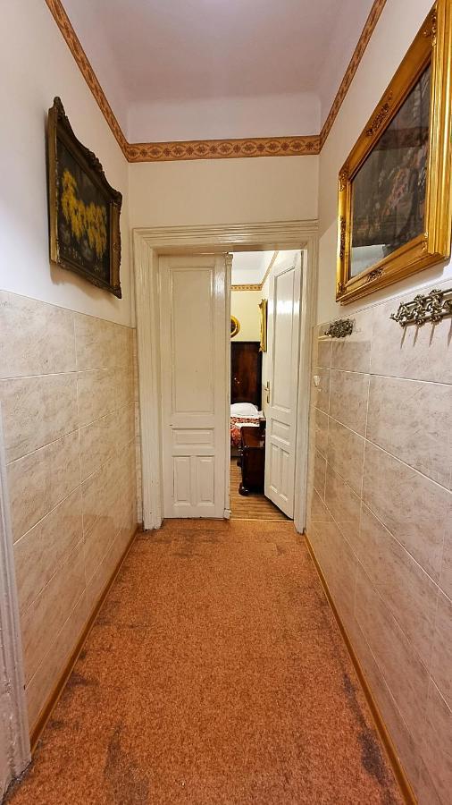 Vavelsky Apartments - Old Town Cracovie Extérieur photo