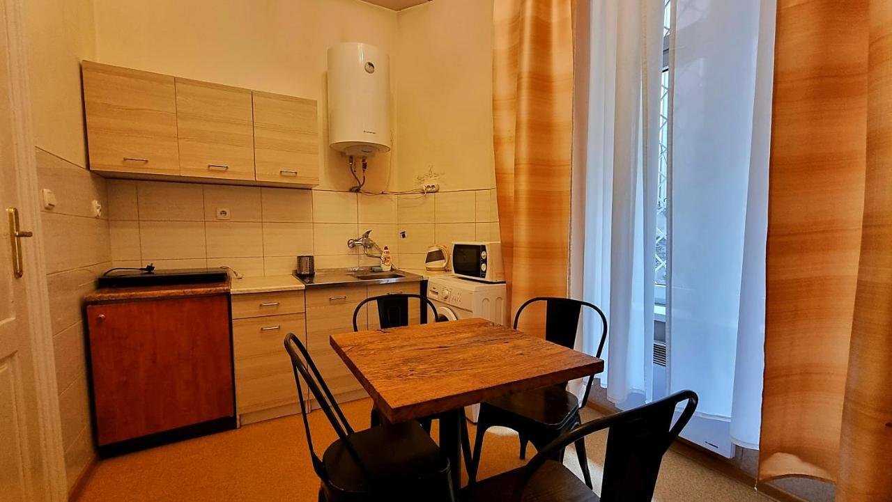Vavelsky Apartments - Old Town Cracovie Extérieur photo