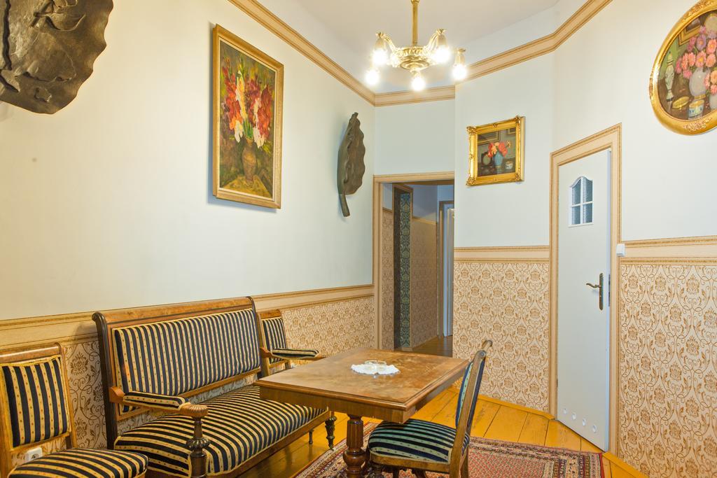 Vavelsky Apartments - Old Town Cracovie Extérieur photo
