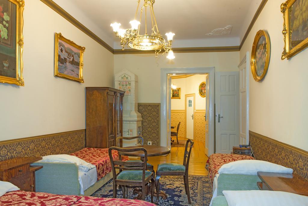 Vavelsky Apartments - Old Town Cracovie Extérieur photo