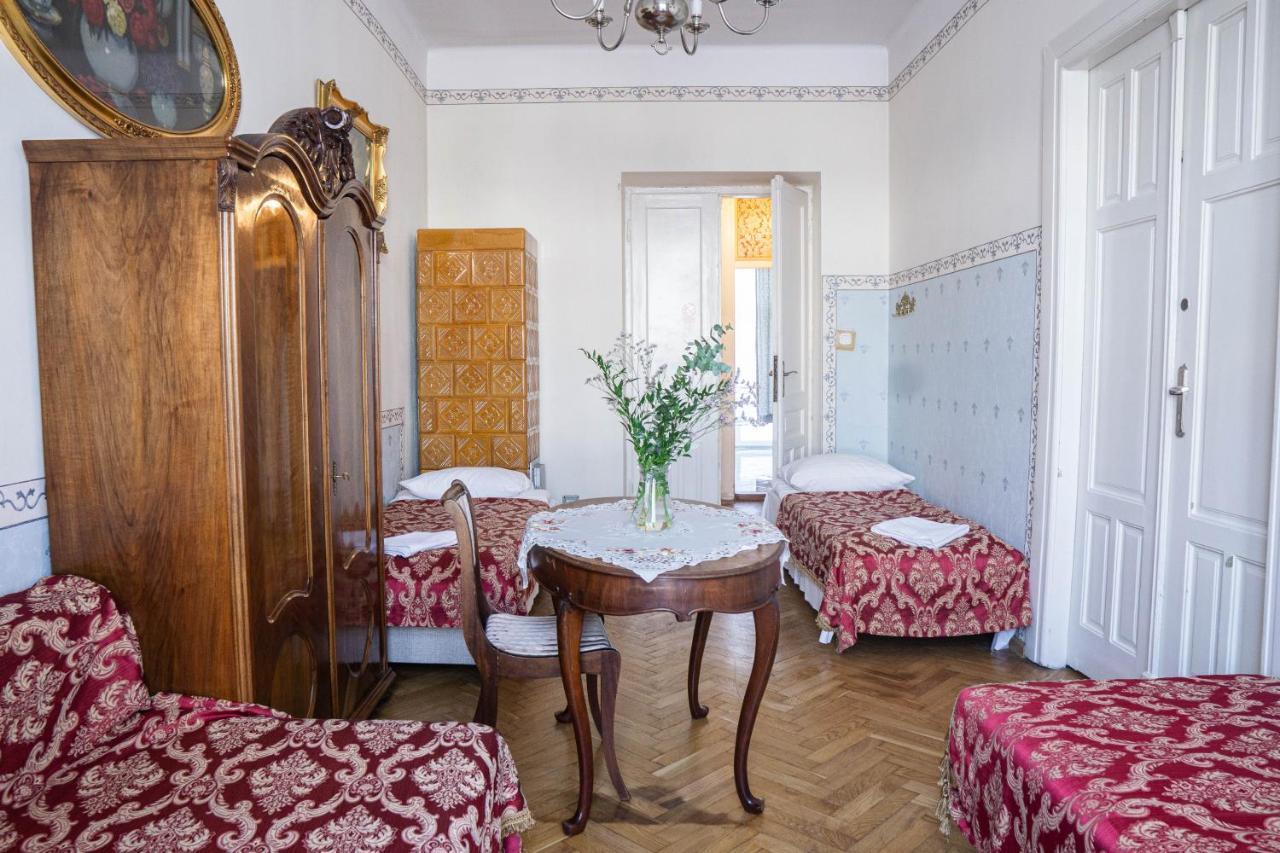 Vavelsky Apartments - Old Town Cracovie Extérieur photo