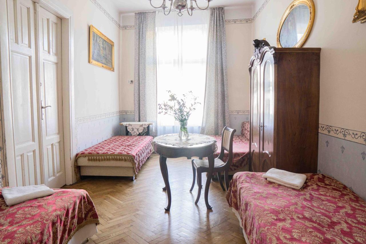 Vavelsky Apartments - Old Town Cracovie Extérieur photo